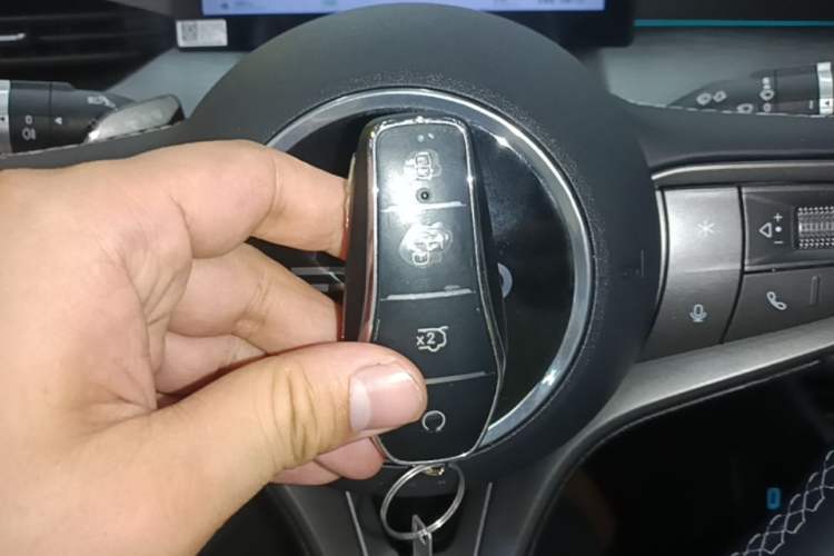 Used BYD Seal 05 DM-i 2025 DM-i Intelligent Drive 120KM Flagship Model Vehicle Key