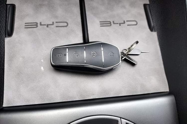 Used BYD Seal 05 DM-i 2025 DM-i Smart Drive 55KM Luxury Model Vehicle Key