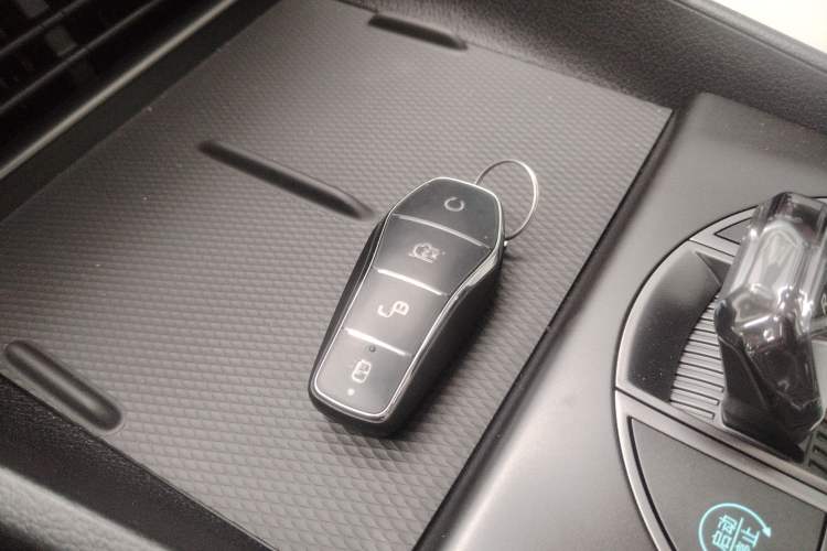 Used BYD Seal 05 DM-i 2025 DM-i Intelligent Drive 120KM Flagship Model Vehicle Key