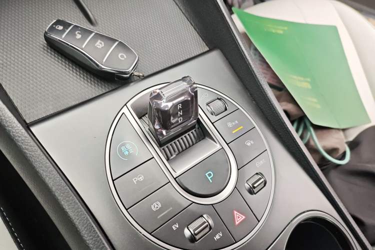 Used BYD Seal 05 DM-i 2025 DM-i Intelligent Drive 120KM Flagship Model Gear Lever