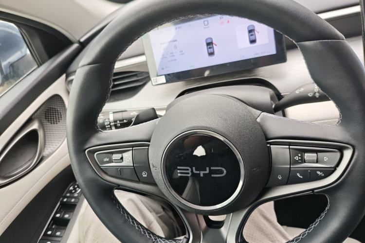 Used BYD Seal 05 DM-i 2025 DM-i Intelligent Drive 120KM Flagship Model Steering Wheel