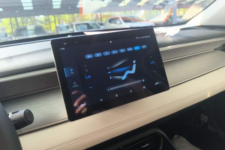 Used BYD Seal 05 DM-i 2025 DM-i Smart Drive 55KM Luxury Model Audio And AC Panel
