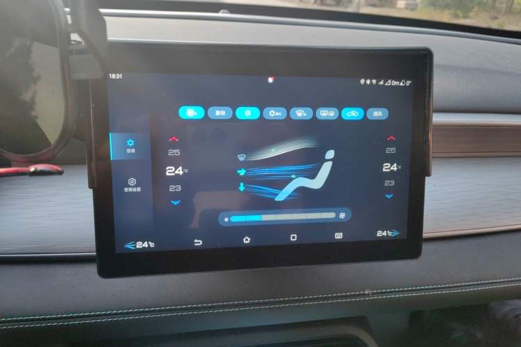 Used BYD Seal 05 DM-i 2025 DM-i Smart Drive 55KM Luxury Model Audio And AC Panel