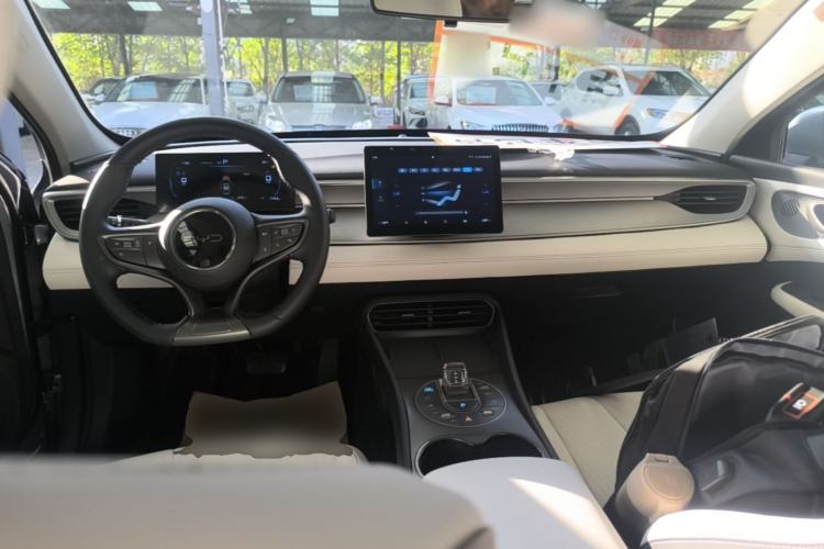 Used BYD Seal 05 DM-i 2025 DM-i Smart Drive 55KM Luxury Model Center Console