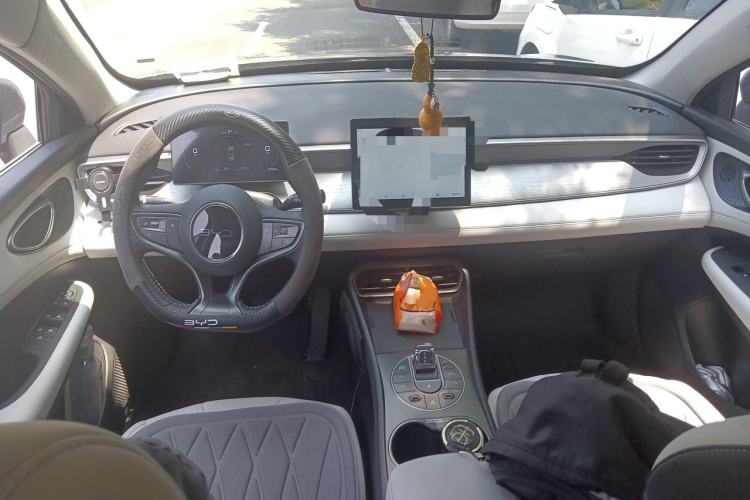 Used BYD Seal 05 DM-i 2025 DM-i Smart Drive 55KM Luxury Model Center Console