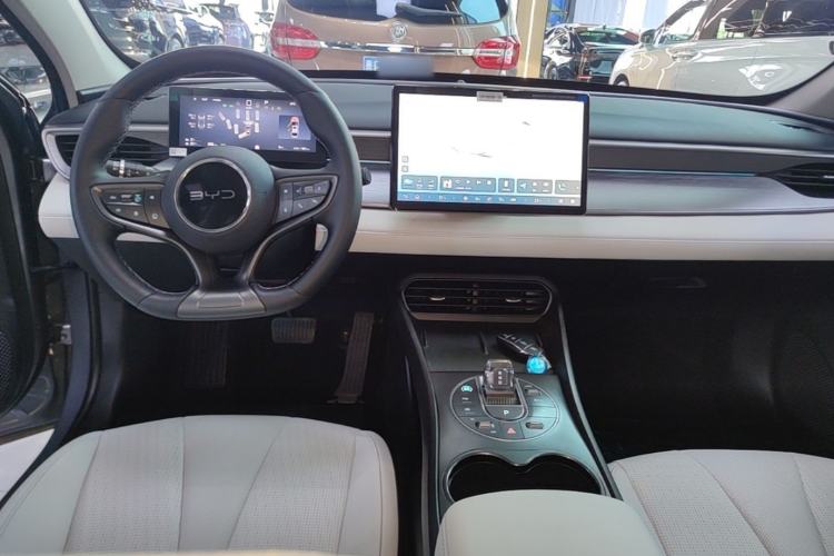 Used BYD Seal 05 DM-i 2025 DM-i Intelligent Drive 120KM Flagship Model Center Console