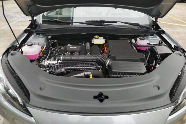 Used BYD Seal 05 DM-i 2025 DM-i Smart Drive 55KM Luxury Model Engine Bay