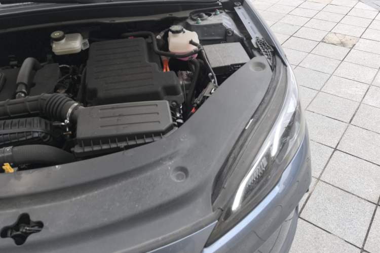Used BYD Seal 05 DM-i 2025 DM-i Intelligent Drive 120KM Flagship Model Engine Bay Left