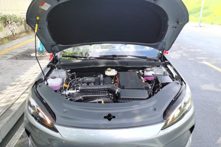 Used BYD Seal 05 DM-i 2025 DM-i Smart Drive 55KM Luxury Model Engine Bay