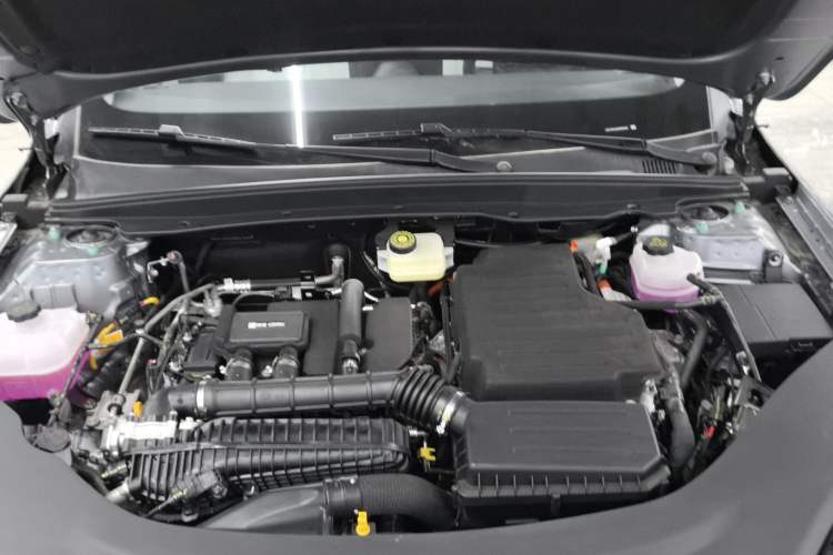 Used BYD Seal 05 DM-i 2025 DM-i Smart Drive 55KM Luxury Model Engine Bay