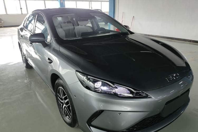 Used BYD Seal 05 DM-i 2025 DM-i Intelligent Drive 120KM Flagship Model Exterior 1