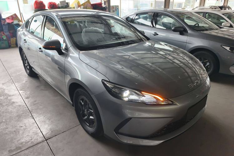 Used BYD Seal 05 DM-i 2025 DM-i Smart Drive 55KM Luxury Model Exterior 2