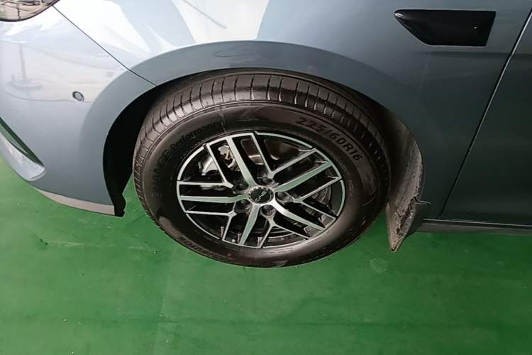 Used BYD Seal 05 DM-i 2025 DM-i Intelligent Drive 120KM Flagship Model Exterior 4