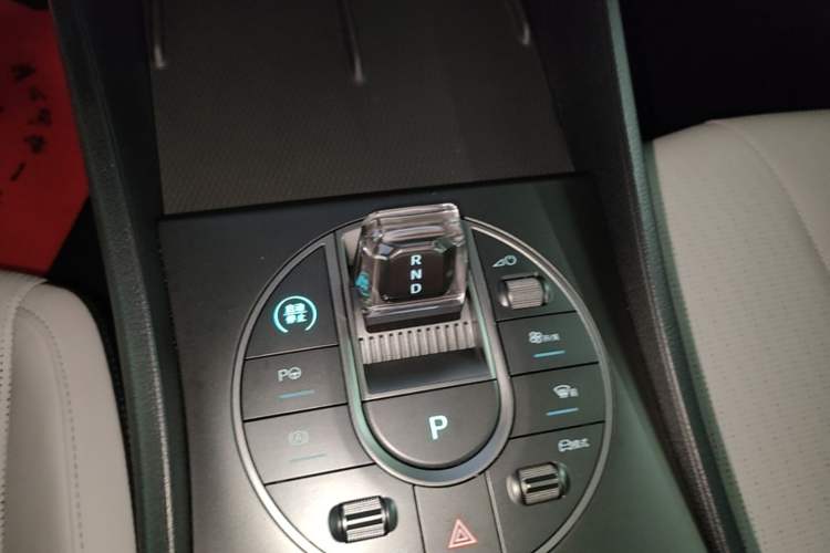 Used BYD Seal 05 DM-i 2025 DM-i Intelligent Drive 120KM Flagship Model Gear Lever