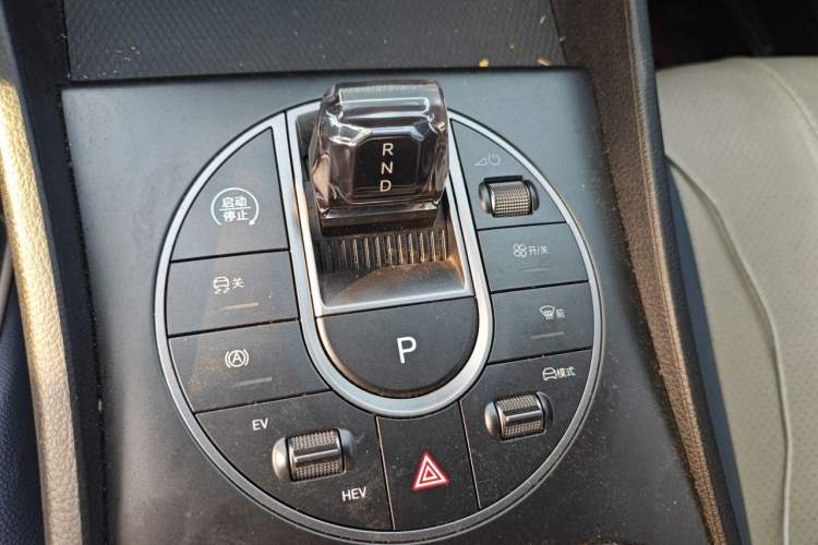 Used BYD Seal 05 DM-i 2025 DM-i Smart Drive 55KM Luxury Model Gear Lever