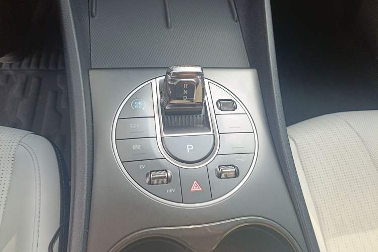 Used BYD Seal 05 DM-i 2025 DM-i Smart Drive 55KM Luxury Model Gear Lever