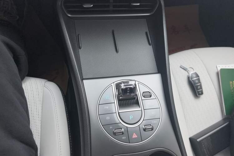 Used BYD Seal 05 DM-i 2025 DM-i Intelligent Drive 120KM Flagship Model Gear Lever