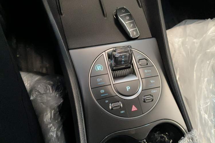 Used BYD Seal 05 DM-i 2025 DM-i Smart Drive 55KM Luxury Model Gear Lever