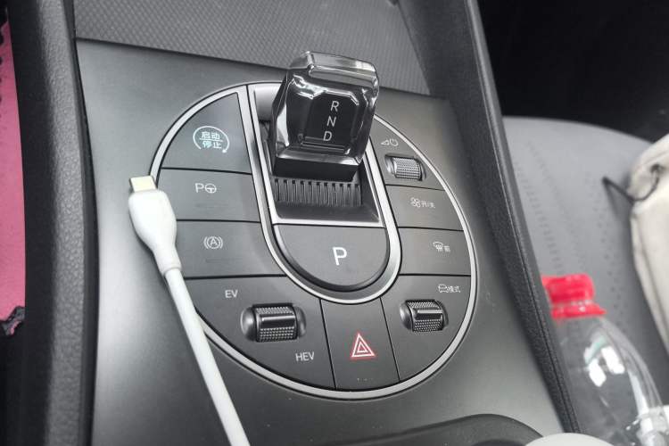 Used BYD Seal 05 DM-i 2025 DM-i Intelligent Drive 120KM Flagship Model Gear Lever