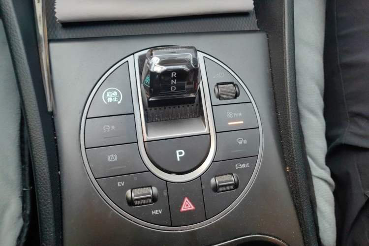 Used BYD Seal 05 DM-i 2025 DM-i Smart Drive 55KM Luxury Model Gear Lever