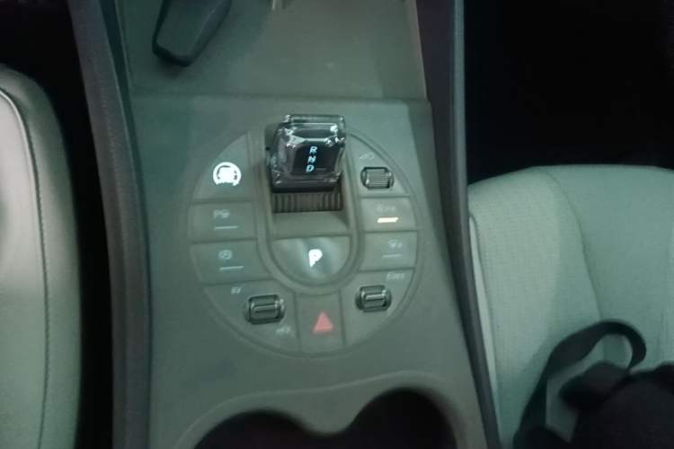 Used BYD Seal 05 DM-i 2025 DM-i Intelligent Drive 120KM Flagship Model Gear Lever