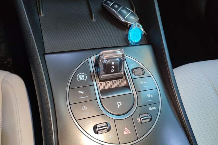 Used BYD Seal 05 DM-i 2025 DM-i Intelligent Drive 120KM Flagship Model Gear Lever