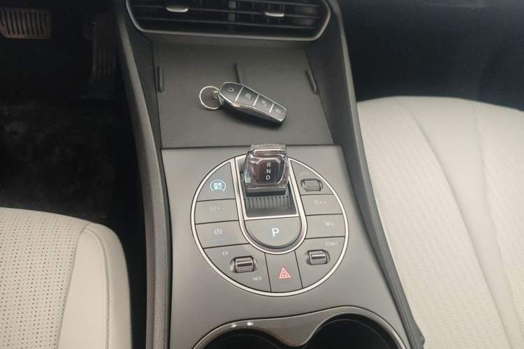 Used BYD Seal 05 DM-i 2025 DM-i Smart Drive 55KM Luxury Model Gear Lever