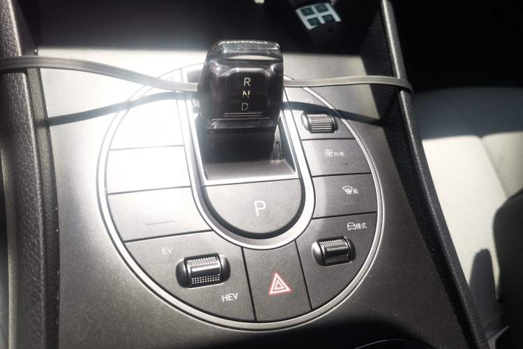 Used BYD Seal 05 DM-i 2025 DM-i Smart Drive 55KM Prestige Model Gear Lever