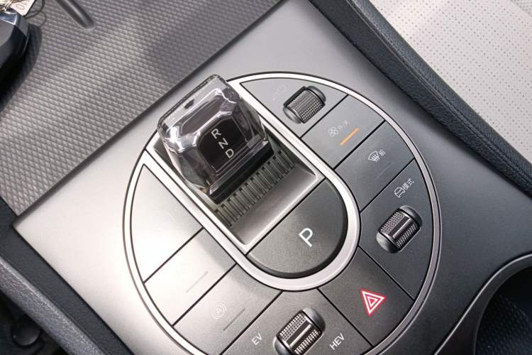 Used BYD Seal 05 DM-i 2025 DM-i Intelligent Drive 120KM Flagship Model Gear Lever