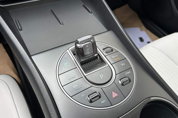 Used BYD Seal 05 DM-i 2025 DM-i Smart Drive 55KM Luxury Model Interior 14