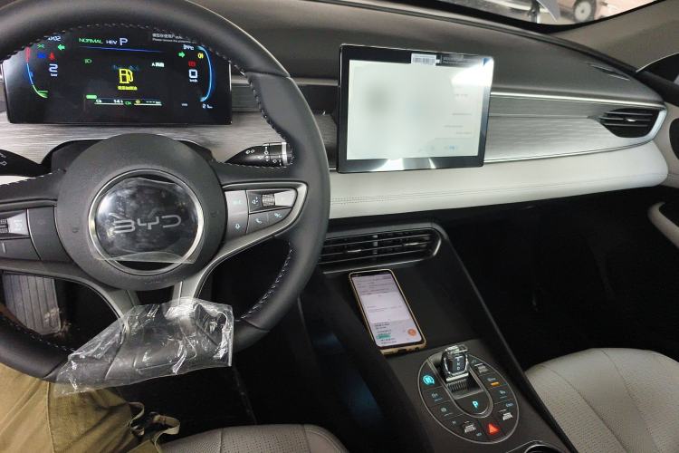 Used BYD Seal 05 DM-i 2025 DM-i Smart Drive 55KM Luxury Model Interior 2