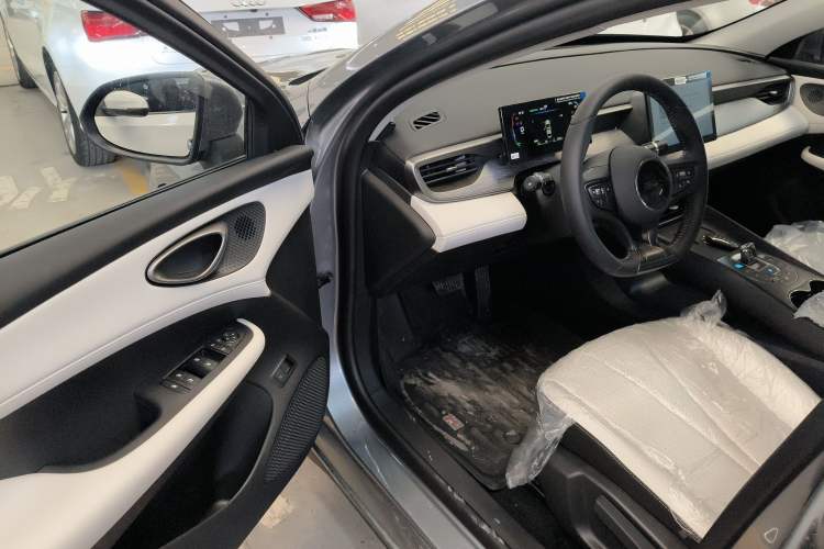 Used BYD Seal 05 DM-i 2025 DM-i Smart Drive 55KM Luxury Model Interior 3