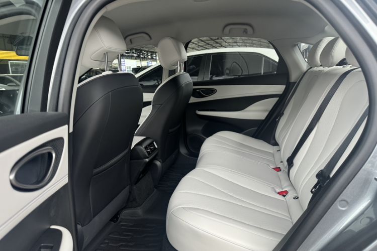 Used BYD Seal 05 DM-i 2025 DM-i Smart Drive 55KM Luxury Model Interior 4