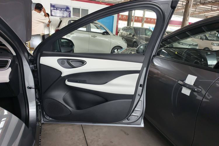 Used BYD Seal 05 DM-i 2025 DM-i Smart Drive 55KM Luxury Model Interior 5