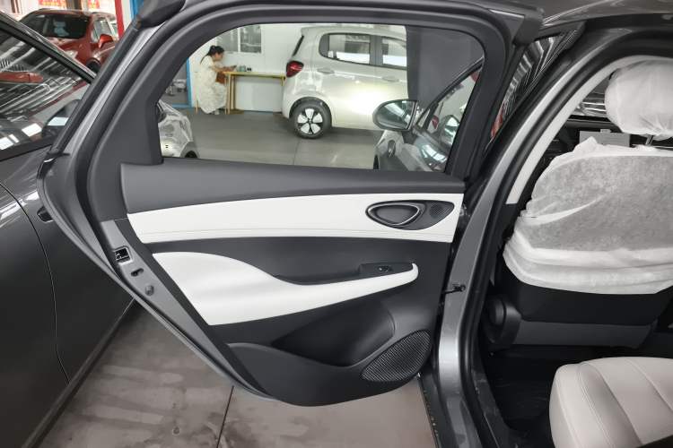 Used BYD Seal 05 DM-i 2025 DM-i Smart Drive 55KM Luxury Model Interior 8