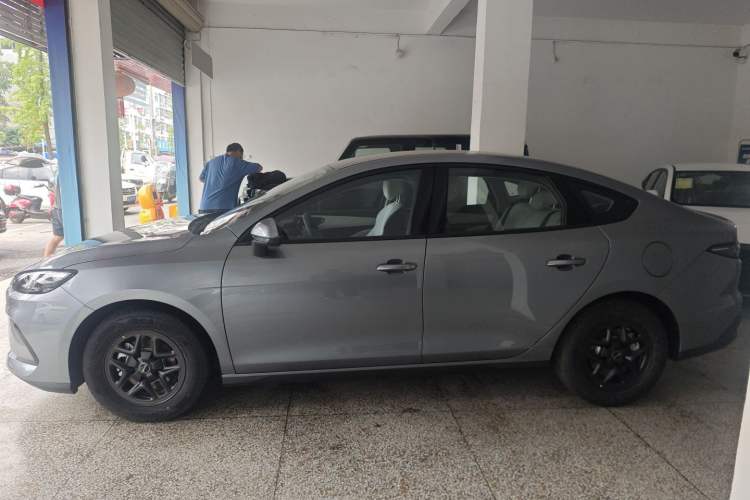 Used BYD Seal 05 DM-i 2025 DM-i Smart Drive 55KM Luxury Model Left Side