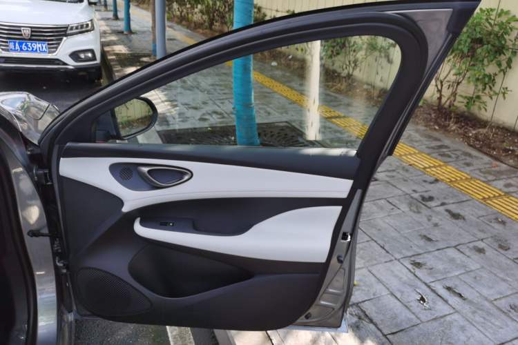 Used BYD Seal 05 DM-i 2025 DM-i Smart Drive 55KM Luxury Model Right Front Door Interior