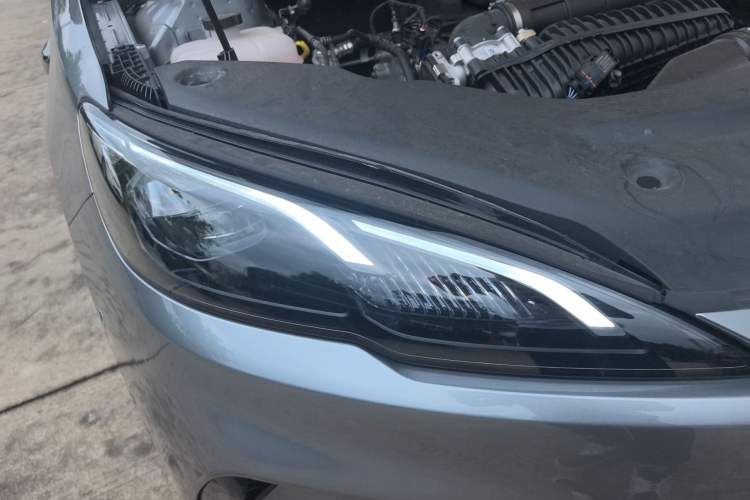 Used BYD Seal 05 DM-i 2025 DM-i Intelligent Drive 120KM Flagship Model Right Front Headlight