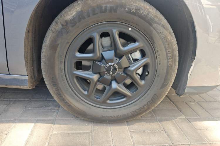 Used BYD Seal 05 DM-i 2025 DM-i Smart Drive 55KM Luxury Model Right Front Wheel Hub