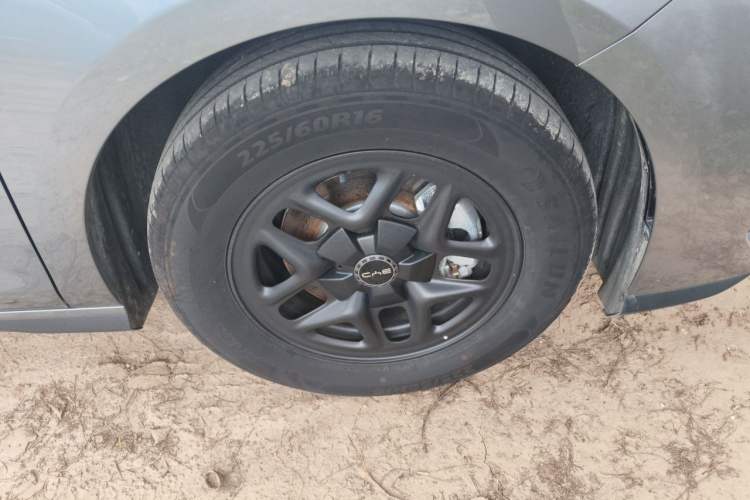 Used BYD Seal 05 DM-i 2025 DM-i Smart Drive 55KM Luxury Model Right Front Wheel Hub