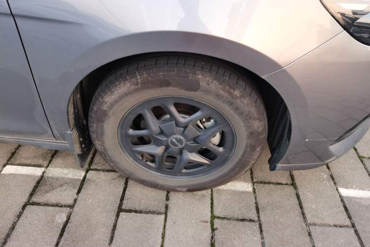 Used BYD Seal 05 DM-i 2025 DM-i Smart Drive 55KM Luxury Model Right Front Wheel Hub