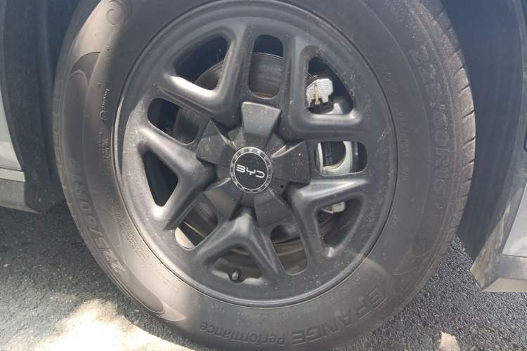Used BYD Seal 05 DM-i 2025 DM-i Smart Drive 55KM Luxury Model Right Front Wheel Hub