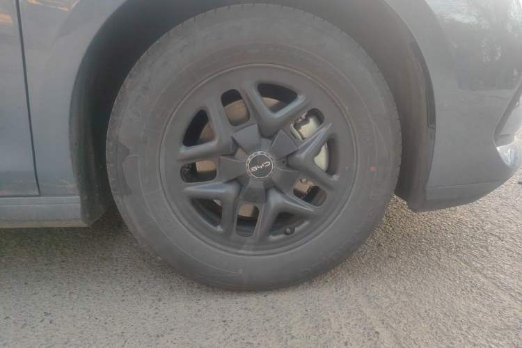 Used BYD Seal 05 DM-i 2025 DM-i Smart Drive 55KM Luxury Model Right Front Wheel Hub