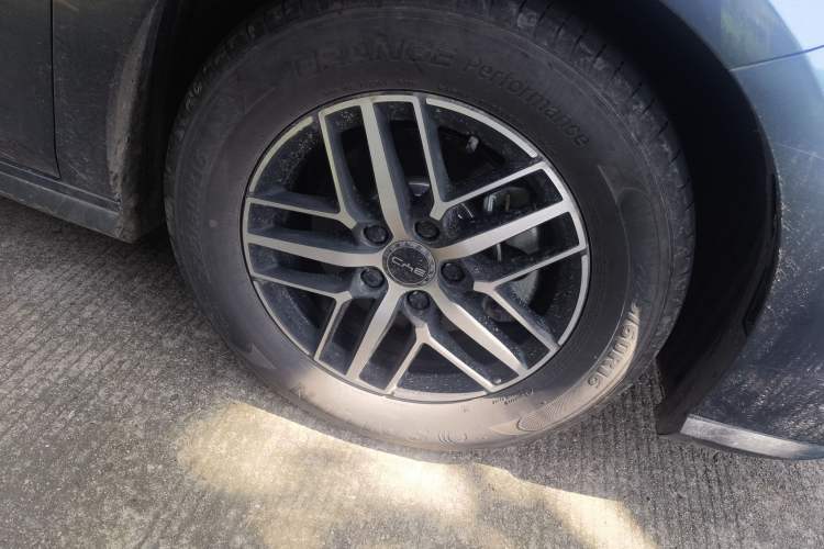 Used BYD Seal 05 DM-i 2025 DM-i Smart Drive 55KM Prestige Model Right Front Wheel Hub
