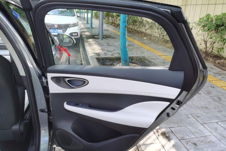 Used BYD Seal 05 DM-i 2025 DM-i Smart Drive 55KM Luxury Model Right Rear Door Interior