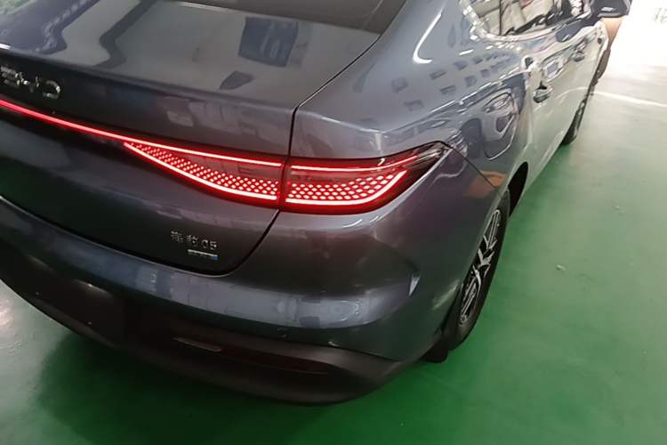 Used BYD Seal 05 DM-i 2025 DM-i Intelligent Drive 120KM Flagship Model Right Rear Taillight