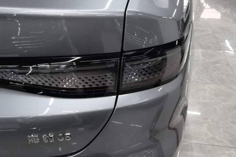 Used BYD Seal 05 DM-i 2025 DM-i Smart Drive 55KM Luxury Model Right Rear Taillight