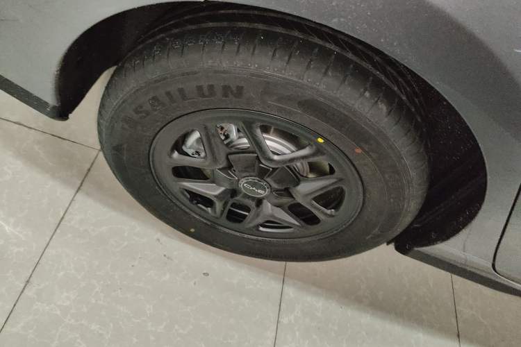 Used BYD Seal 05 DM-i 2025 DM-i Smart Drive 55KM Luxury Model Right Rear Wheel Hub