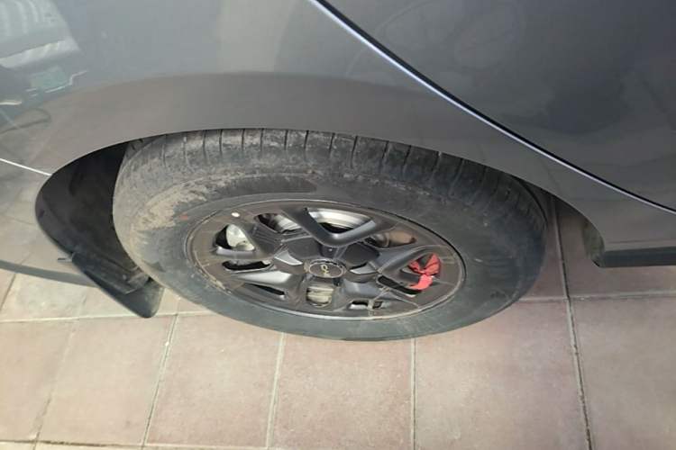 Used BYD Seal 05 DM-i 2025 DM-i Smart Drive 55KM Luxury Model Right Rear Wheel Hub