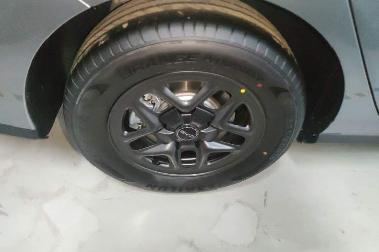 Used BYD Seal 05 DM-i 2025 DM-i Smart Drive 55KM Luxury Model Right Rear Wheel Hub